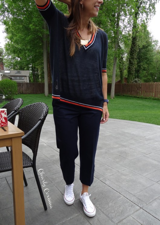 Sporty Outfit Navy White Converse